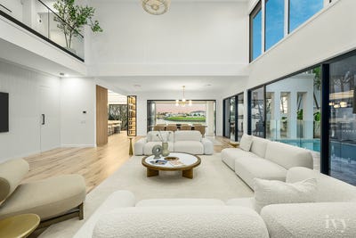 /international/au/2062-the-circle-sanctuary-cove-qld-148533712/
