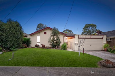/international/au/12-richardson-avenue-sunbury-vic-151639796/