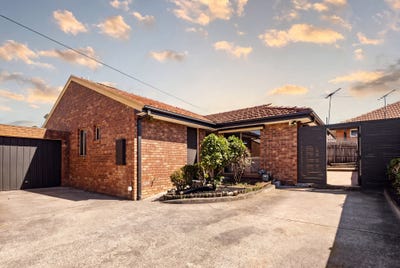 /international/au/2-3-luke-street-clayton-vic-152484160/
