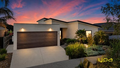 /international/au/8-boobook-grove-cowes-vic-151273324/