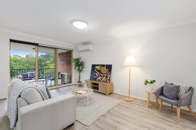 /international/au/15-8-12-water-street-hornsby-nsw-148440596/