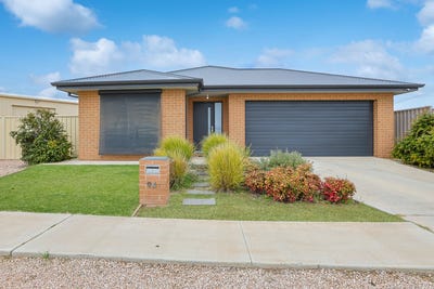 /international/au/94-matthew-flinders-drive-mildura-vic-152440032/