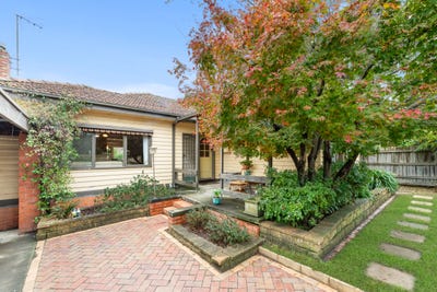 /international/au/157-highbury-road-burwood-vic-151243880/