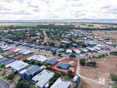 /international/au/30-panorama-drive-biloela-qld-151195640/