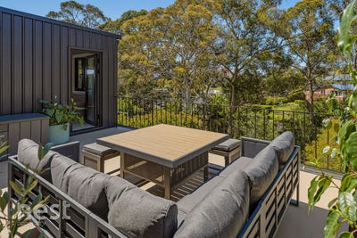 /international/au/12-goodhart-place-sandy-bay-tas-152667992/