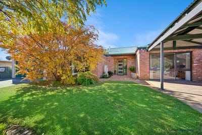 /international/au/13-albert-street-alexandra-vic-151295936/