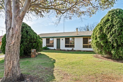 /international/au/19-redwood-street-newtown-qld-148522044/