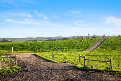 /international/au/copping-road-glencoe-sa-700410940/