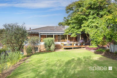 /international/au/6-mcleod-place-margaret-river-wa-151546288/
