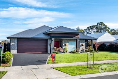 /international/au/9-kanowna-place-inverloch-vic-150804920/