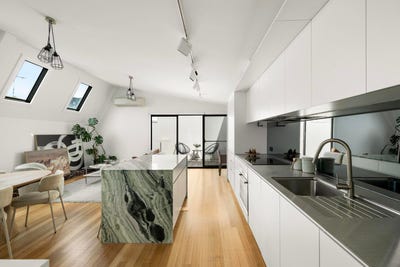 /international/au/14-18-ireland-street-west-melbourne-vic-152621076/