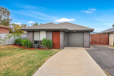 /international/au/39-nowland-crescent-westdale-nsw-151242608/