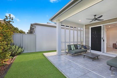 /international/au/3-40-menzies-drive-pacific-paradise-qld-148491256/