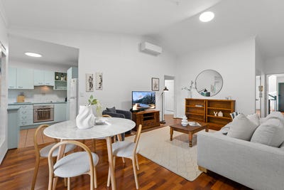 /international/au/2-68-miles-street-hawthorne-qld-152089824/