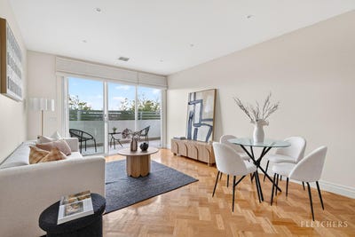 /international/au/19-885-889-doncaster-road-doncaster-east-vic-151513096/
