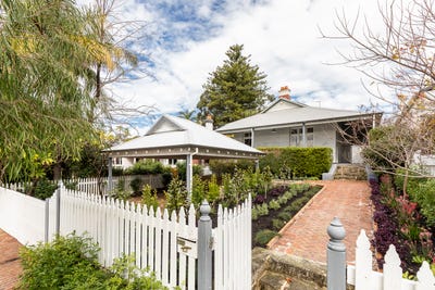 /international/au/27-second-avenue-mount-lawley-wa-151502012/
