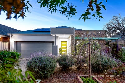 /international/au/9-surrey-place-caroline-springs-vic-152476056/