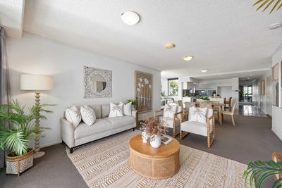/international/au/7-34-queen-street-kings-beach-qld-150988424/