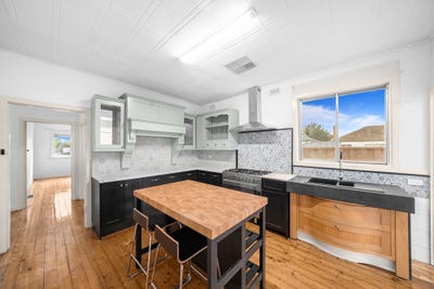 /international/au/42-dunedin-street-maidstone-vic-151307220/
