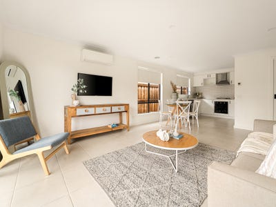 /international/au/69-blue-lily-circuit-junction-village-vic-151985900/