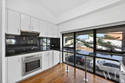 /international/au/31-2-suffolk-street-fremantle-wa-151217220/