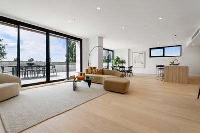 /international/au/402-339-williamstown-road-port-melbourne-vic-146456232/