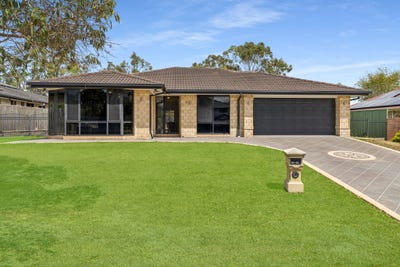 /international/au/13-pheasant-court-heritage-park-qld-152487972/