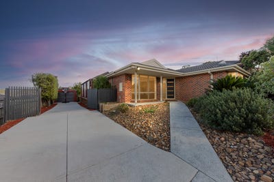 /international/au/15-ash-crescent-pakenham-vic-148619280/