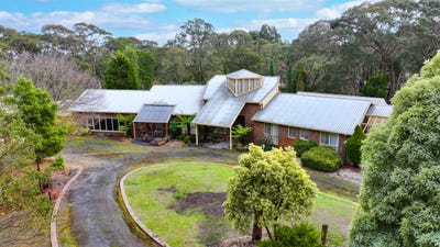 /international/au/8-fisken-road-mount-helen-vic-150911412/