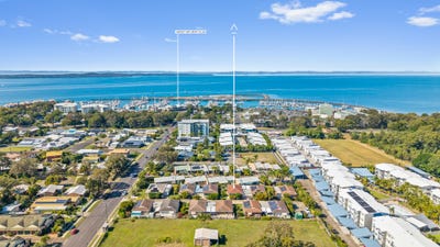 /international/au/8-81-miller-street-urangan-qld-148535208/
