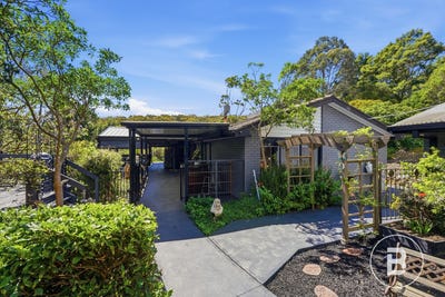 /international/au/26-wallaby-drive-greendale-vic-152701088/