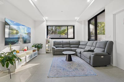 /international/au/7-5-7-bransgrove-street-wentworthville-nsw-148663628/?lang=id