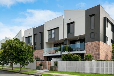 /international/au/44-31-woolworths-street-everton-park-qld-152216756/