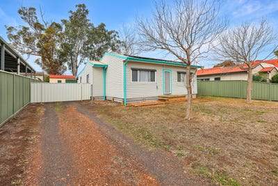 /international/au/20-scott-street-scone-nsw-151328528/