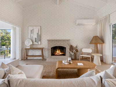 /international/au/12-coolabah-court-banora-point-nsw-151536464/