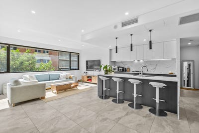 /international/au/g02-98-river-terrace-kangaroo-point-qld-151588772/