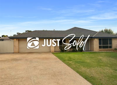 /international/au/25-willowbark-crescent-murray-bridge-sa-151052260/