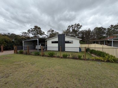 /international/au/8-hawthorne-street-nanango-qld-152599408/