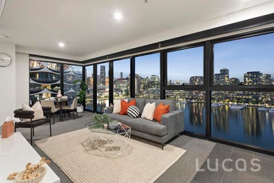 /international/au/1813-8-pearl-river-road-docklands-vic-151337236/