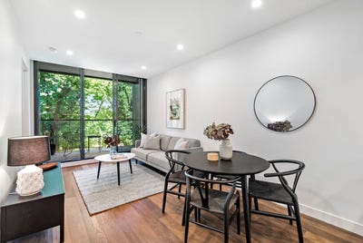 /international/au/210-555-st-kilda-road-melbourne-vic-148648256/?lang=id