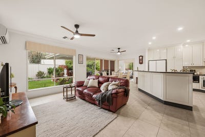 /international/au/12-de-ieso-court-newton-sa-151172084/