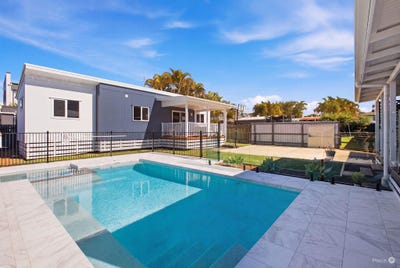 /international/au/13-henzell-street-redcliffe-qld-151923460/
