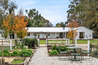 /international/au/50a-onkaparinga-valley-road-charleston-sa-151518760/