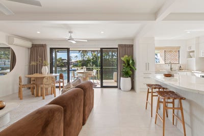 /international/au/6-33-39-hooker-boulevard-broadbeach-waters-qld-151505644/