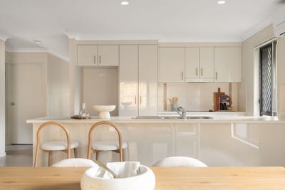 /international/au/10-goundry-drive-holmview-qld-151213572/