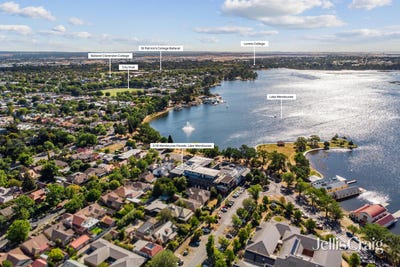 /international/au/3-18-wendouree-parade-lake-wendouree-vic-150699000/