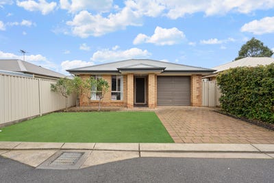 /international/au/3-44-charlotte-street-smithfield-sa-151554628/