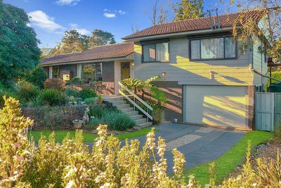 /international/au/104-valley-road-wentworth-falls-nsw-148345792/