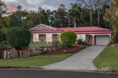 /international/au/32-blackwood-drive-arana-hills-qld-148627688/