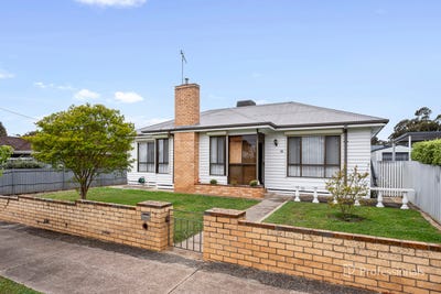 /international/au/18-laidlaw-street-maryborough-vic-152577840/